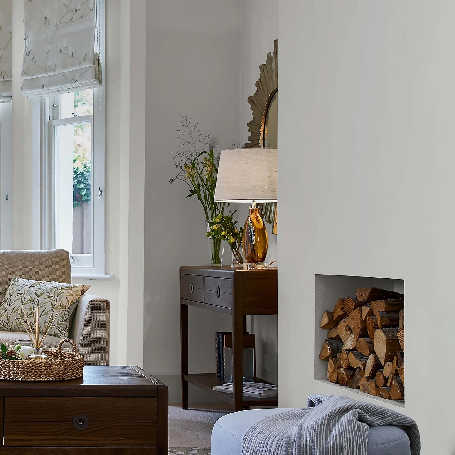 Laura Ashley Matt Emulsion Paint Cotton White - 2.5L 4 Laura Ashley Matt Emulsion Paint Cotton White - 2.5L - Image 2