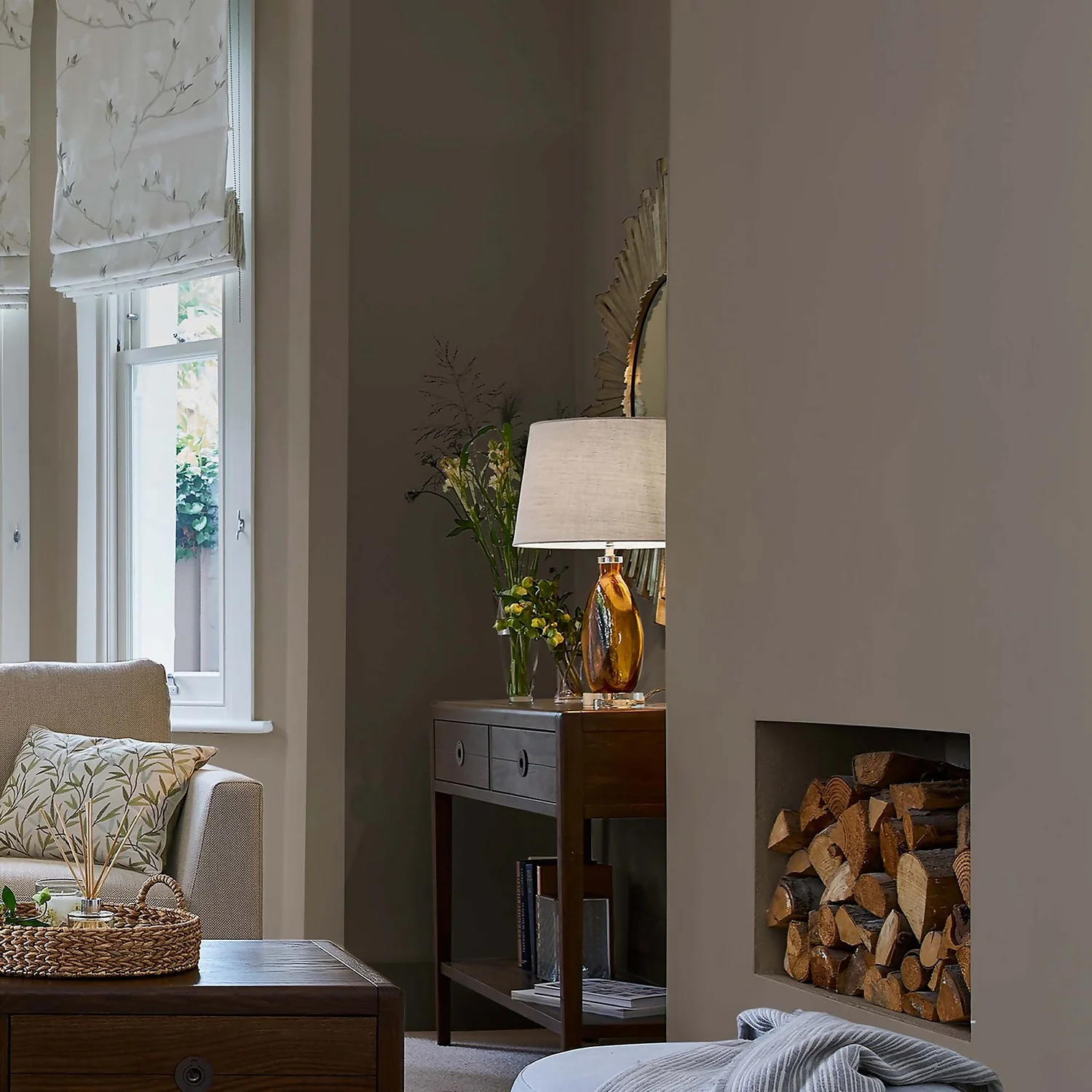 Laura Ashley Matt Emulsion Paint Truffle - 2.5L 4 Laura Ashley Matt Emulsion Paint Truffle - 2.5L - Image 2