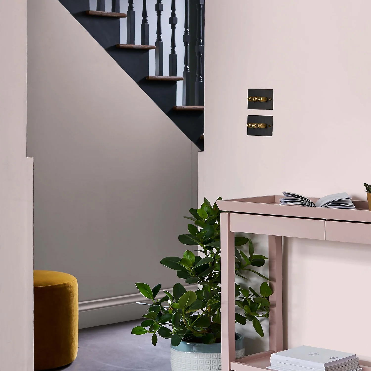 Laura Ashley Matt Emulsion Paint Pale Blush - 5L 4 Laura Ashley Matt Emulsion Paint Pale Blush - 5L - Image 2