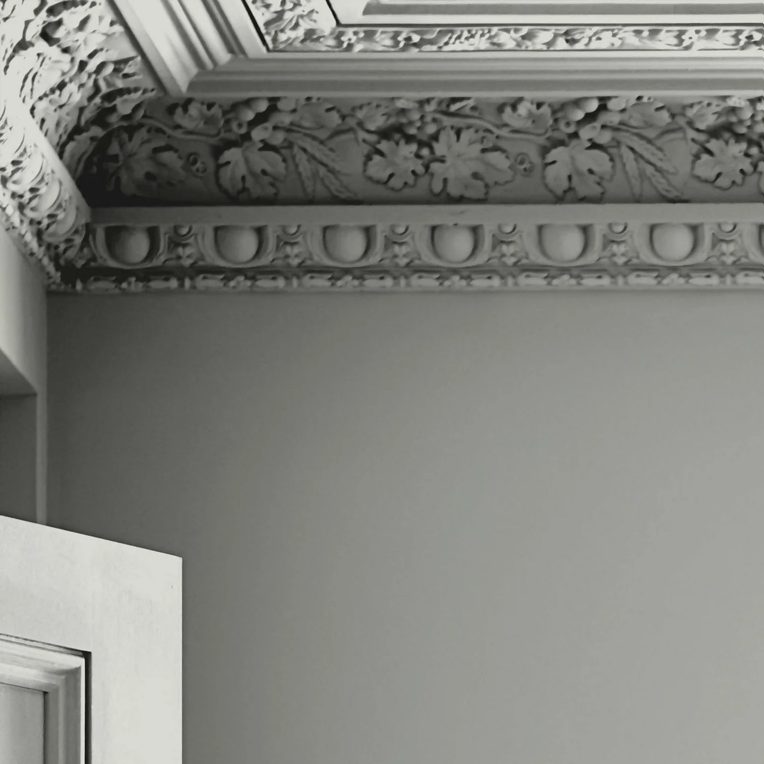 Laura Ashley Eggshell Paint Sage Leaf - 750ml 5 Laura Ashley Eggshell Paint Sage Leaf - 750ml - Image 3