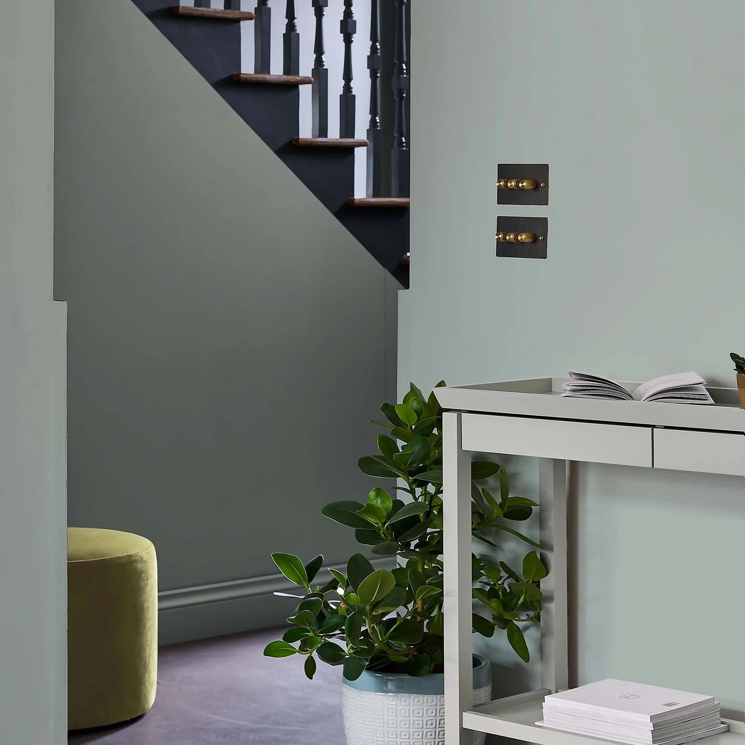 Laura Ashley Eggshell Paint Grey Green - 750ml 4 Laura Ashley Eggshell Paint Grey Green - 750ml - Image 2