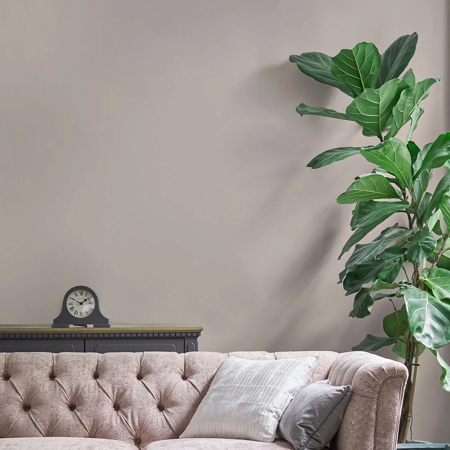 Laura Ashley Eggshell Paint Pale Chalk Pink - 750ml 4 Laura Ashley Eggshell Paint Pale Chalk Pink - 750ml - Image 2