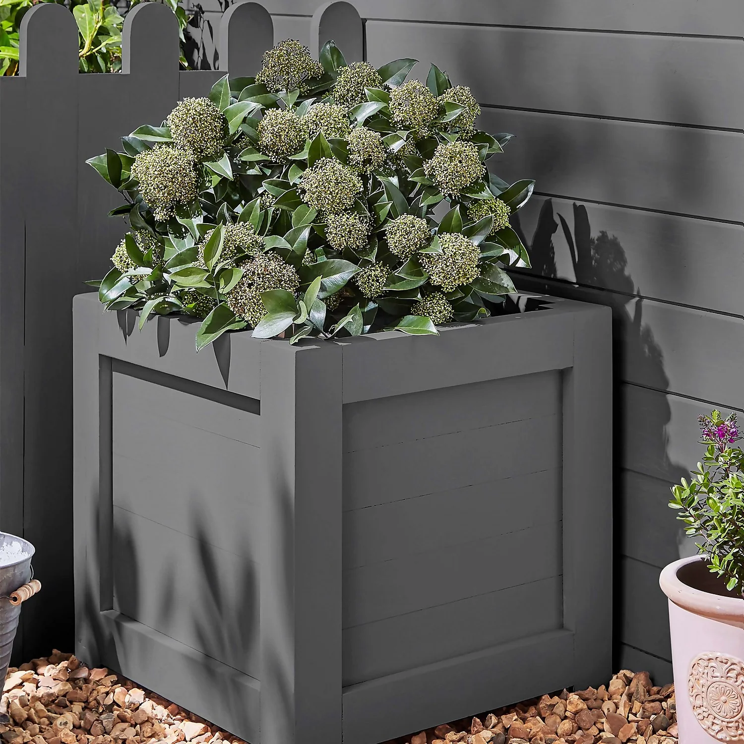 Laura Ashley Eggshell Garden Paint Charcoal - 2.5L 4 Laura Ashley Eggshell Garden Paint Charcoal - 2.5L - Image 2