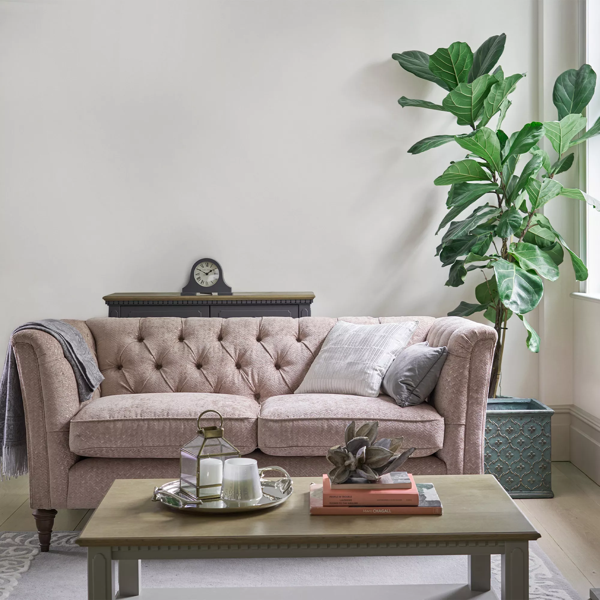 Laura Ashley Dove Grey White Eggshell Emulsion Paint, 750ml 5 Laura Ashley Dove Grey White Eggshell Emulsion Paint, 750ml - Image 3