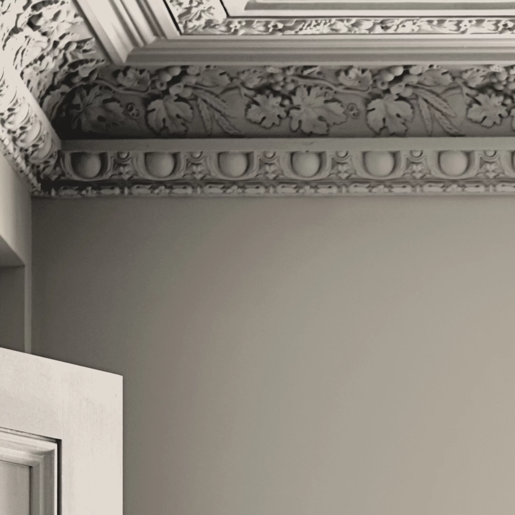 Laura Ashley Natural Matt Emulsion Paint, 2.5L 4 Laura Ashley Natural Matt Emulsion Paint, 2.5L - Image 2