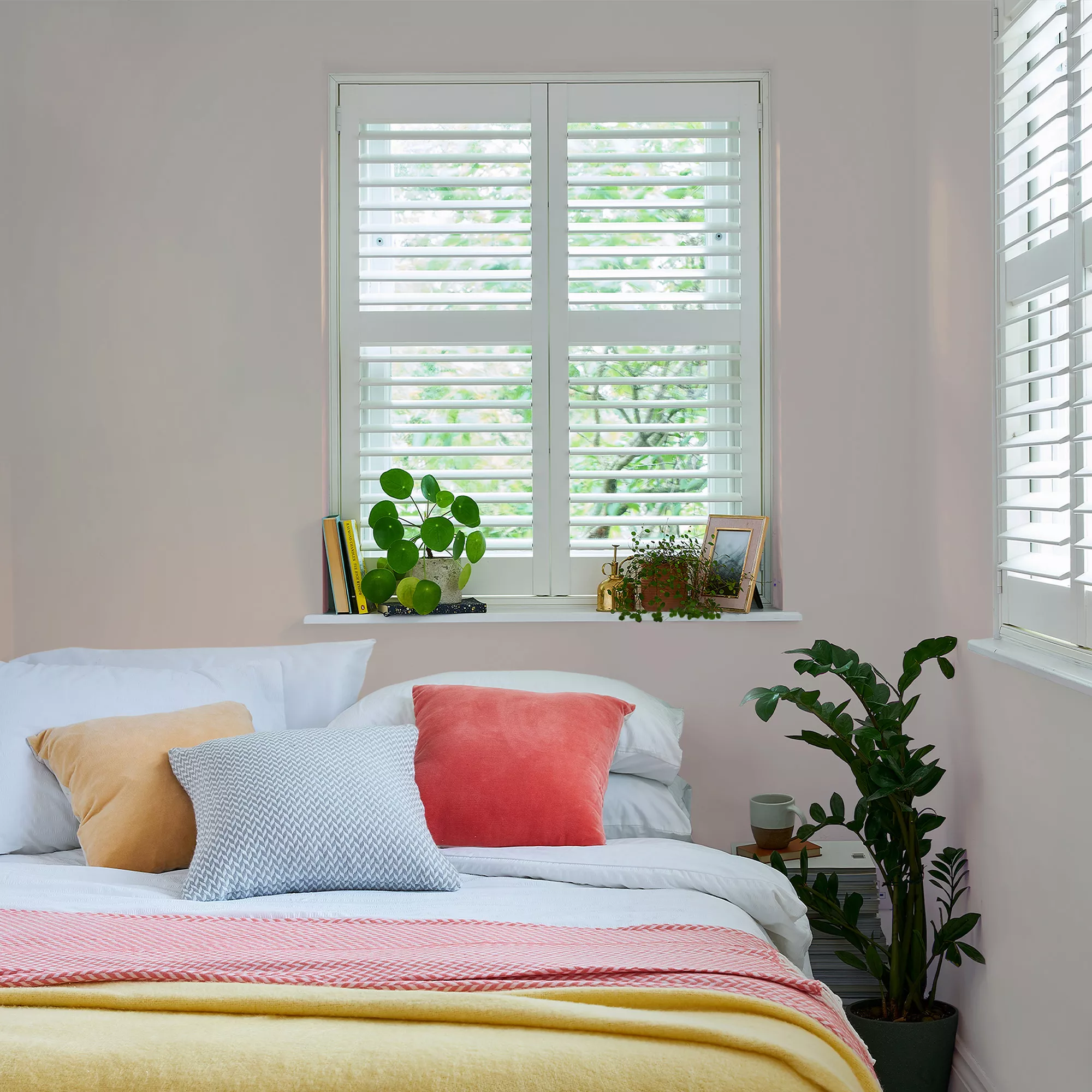 Laura Ashley Pearl Matt Emulsion Paint, 5L 7 Laura Ashley Pearl Matt Emulsion Paint, 5L - Image 5