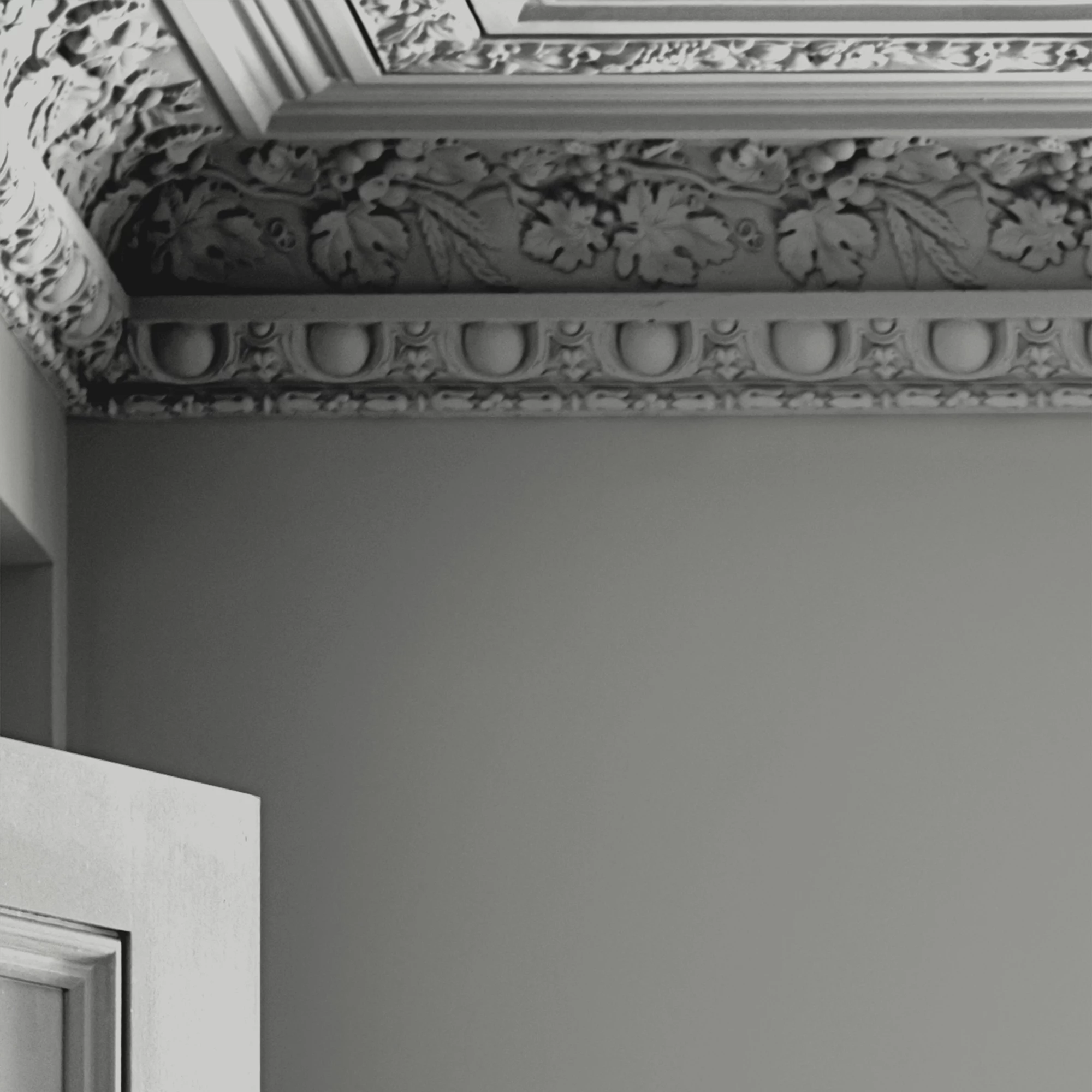 Laura Ashley Steel Eggshell Emulsion Paint, 750ml 4 Laura Ashley Steel Eggshell Emulsion Paint, 750ml - Image 2